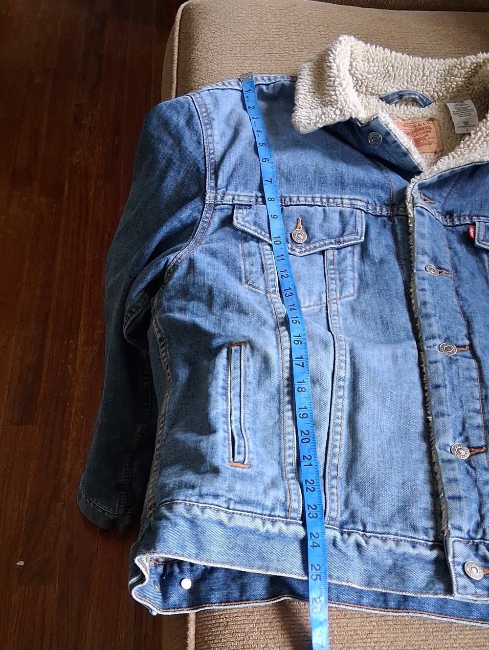 Levi's Cream Sherpa-Lined Jacket with Denim Accent - Picture 3 of 8